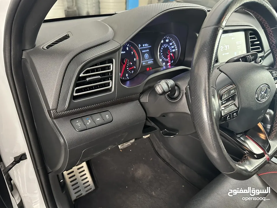 2019 Elentra Turbo.