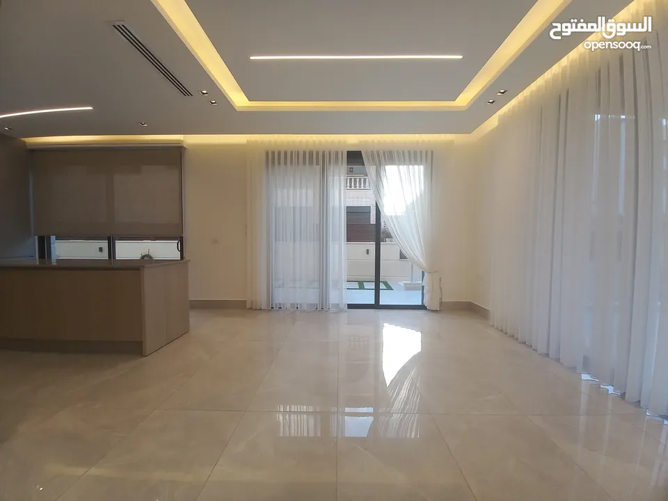 شقة غير مفروشة للإيجار في الصويفية ( Property 38514 ) سنوي فقط