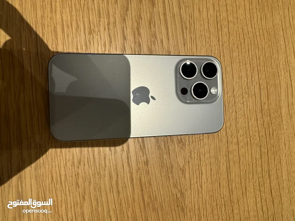 iPhone 15 pro natural titanium