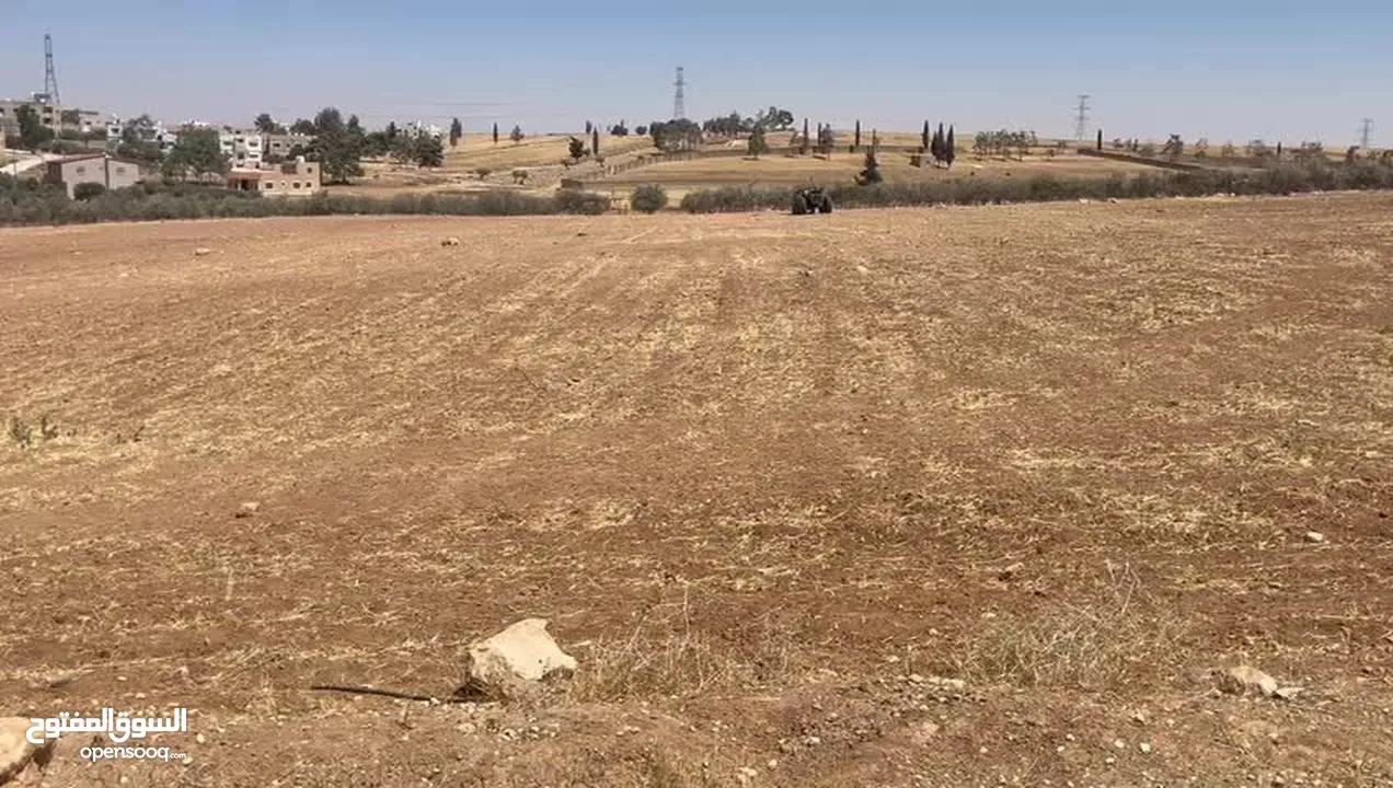 ارض سكن خاص مساحة واسعه (1271 م)  منطقة فلل وقصور ملاصقة لفلل الاندلسية _ جنوب عمان _شارع مادبا