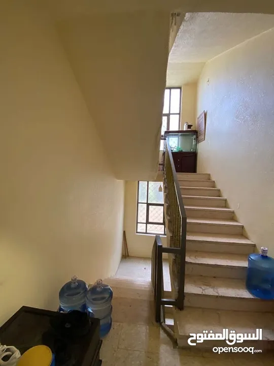 منزل مستقل للبيع طابقين مع روف علي شارعين