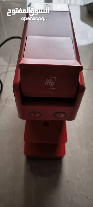 للبيع ماكينه قهوه ايلي الايطاليه الاصليه جديده illy