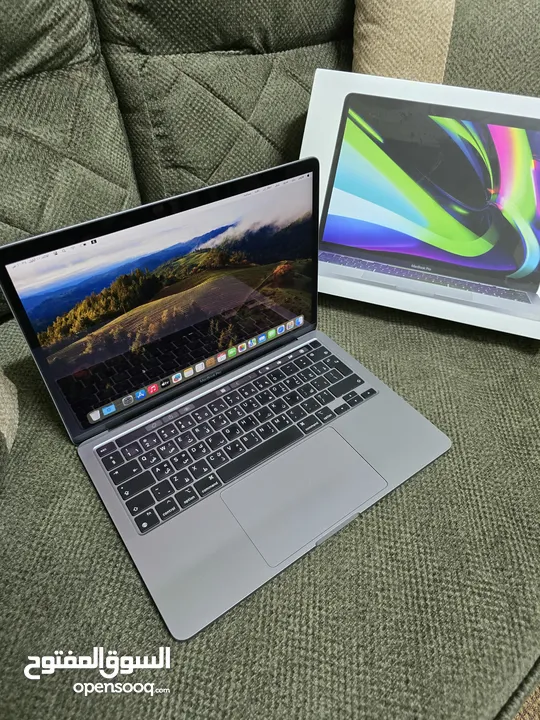 Macbook Pro M2 2022 شرق اوسط بحالة الوكاله بسعر مغري