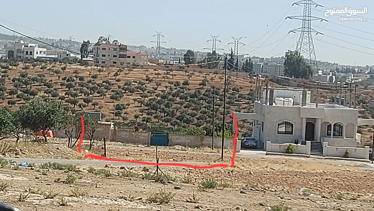 قطعة ارض في قرية سالم ذات إطلاله مميزه تصلح لبناء فيلا او عماره سكنيه متوفر لها جميع الخدمات منلمالك