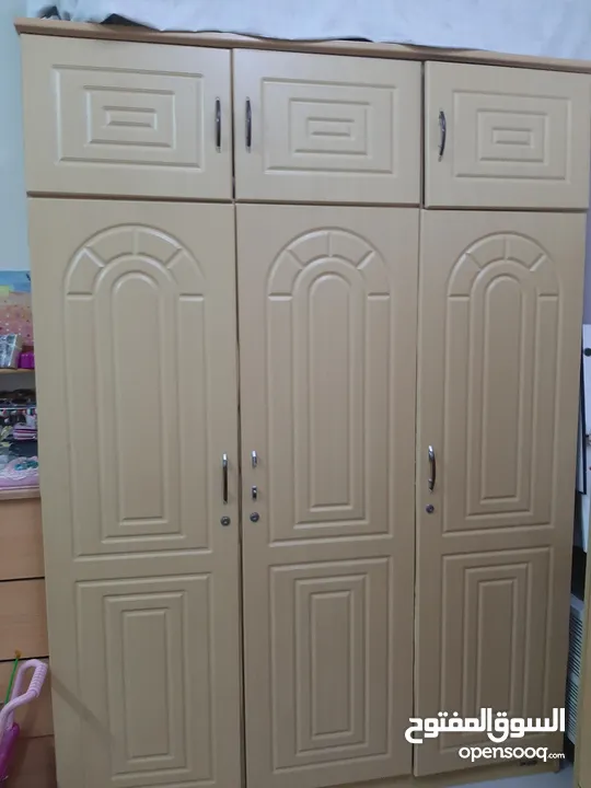 3 door cupboard