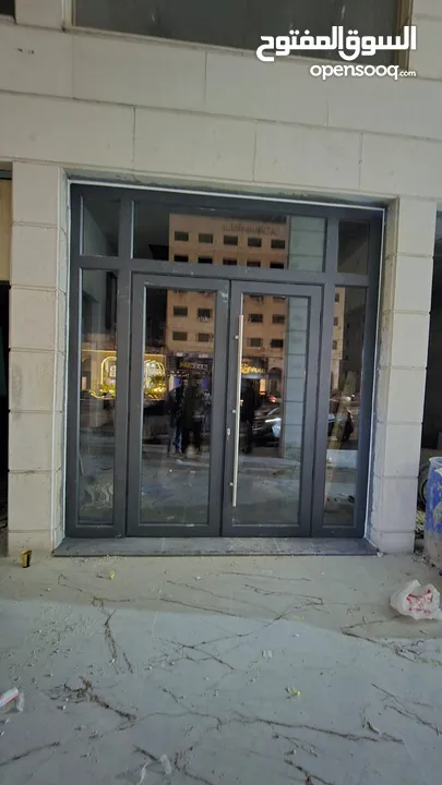 مؤسسه ثائر ابوحويله للالمنيوم والمطابخ وشبابيك ولمقاطع الخاصه وكل مايتعلق بلالمنيوم