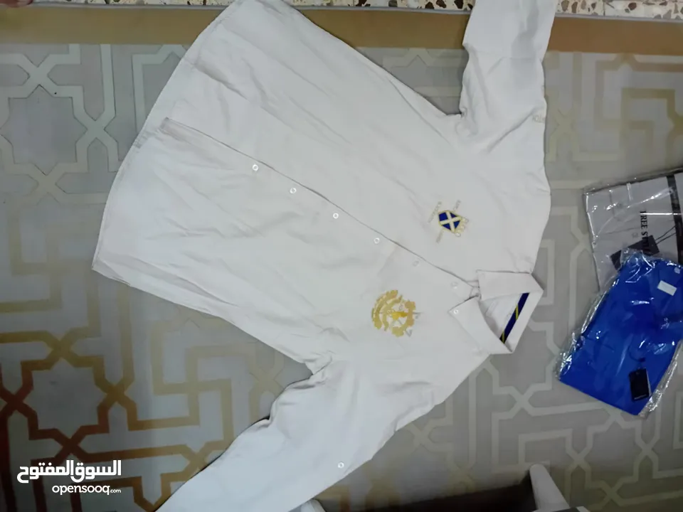 شروات ملابس رجالي بنطلون جينز وكتان وقميص وشرت البضاعه جديد البضاعه صنع تركي وصيني العدد 610