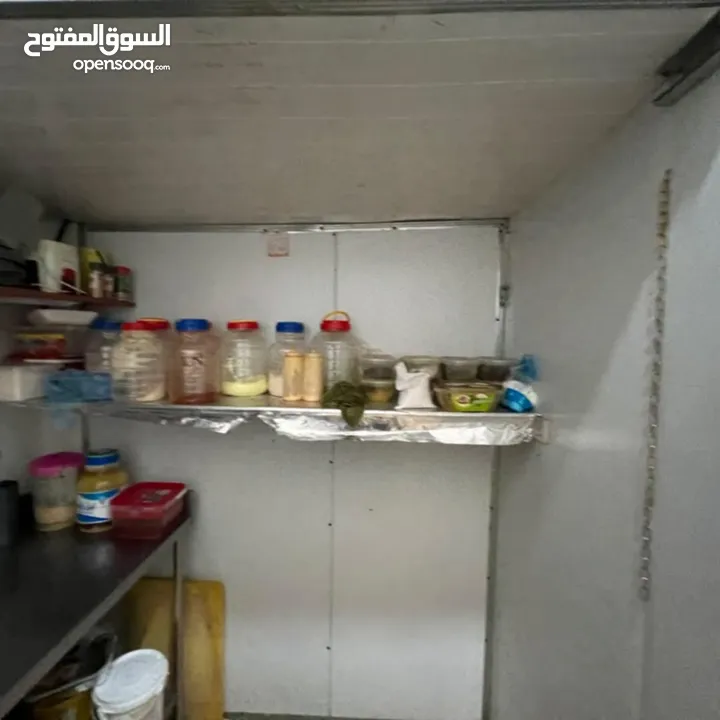 مطعم مشاوي كامل من جميعو البيع بسبب السفر بسعر حرق للمعني له مشروع منيح