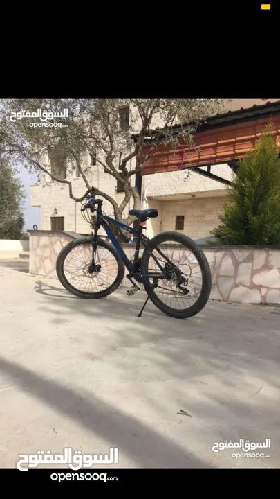 دراجه هوائيه للبيع- النوع:دراجه هوائيه جبليه اللون اسود.      المقاس :26