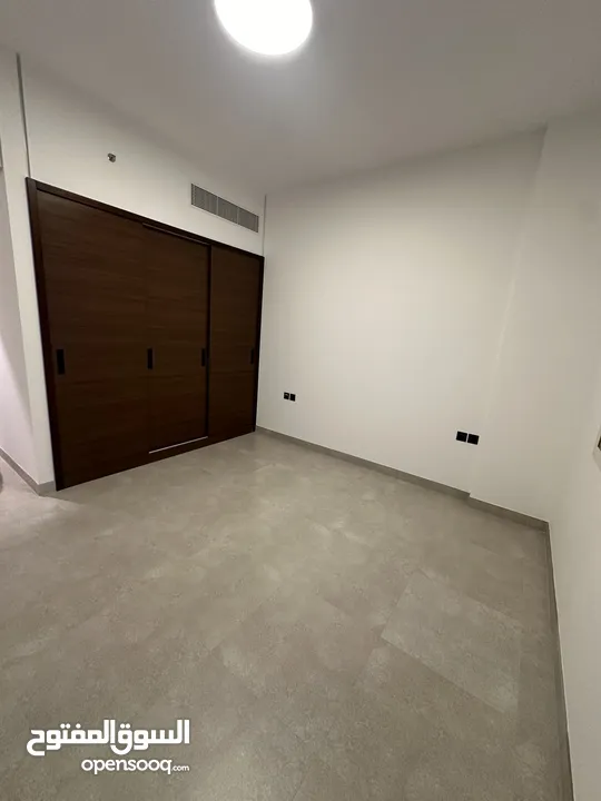 1BR clean and new apartment in muscat hills for rent