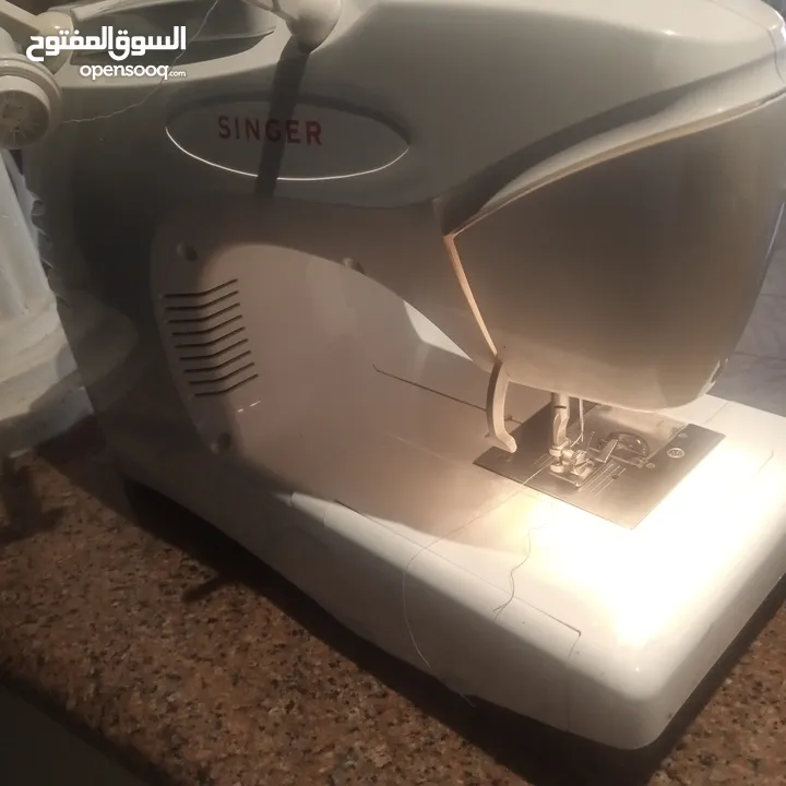 ماكينة خياطة سنجر بحالة الوكالة