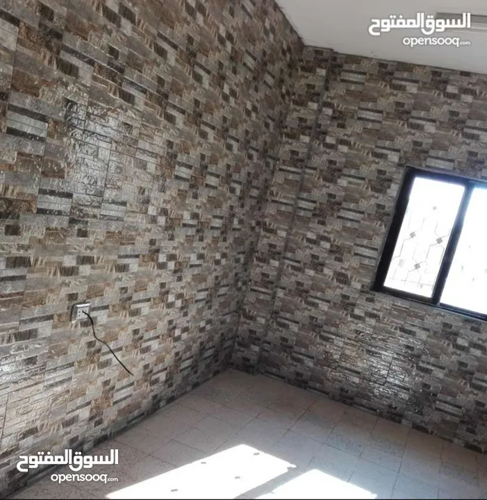 عمارة للبيع مكونة من ثلاث طوابق وتسوية  + بيت مستقل