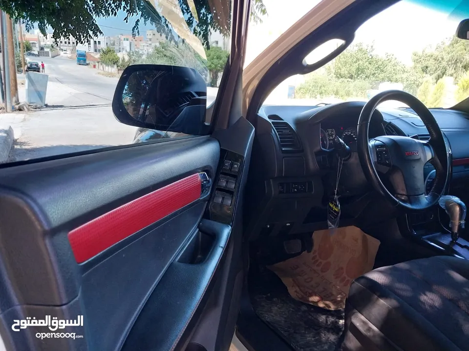 بكب ايسوزو دي ماكس Gt اصلي مديل 2020  فحص كامل لون ابيض لؤلؤي بسعر مغري قابل للبدل
