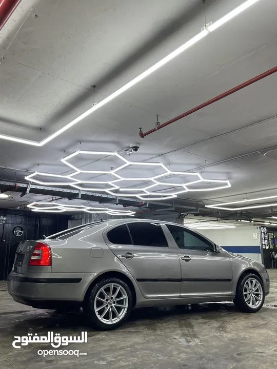 سكودا اوكتافيا بنزين اوتماتيك اصل حكومي مطور 1.6 بحالة الوكاله موديل 2007