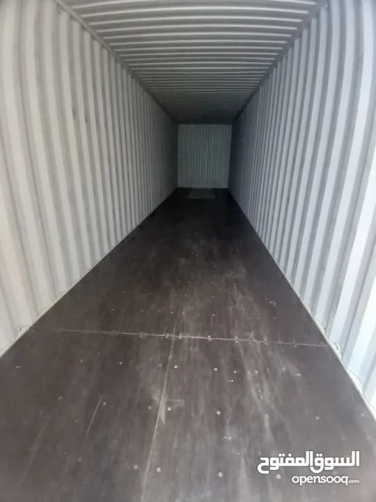 للبيع  containers  ( حاويات )  كونتينر بحاله جيده جدا