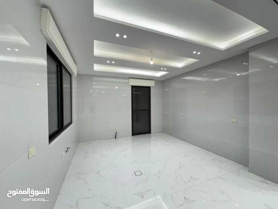 شقة مميزة للبيع طابق ثاني مساحة 200م بخلدا بتشطيبات مميزة (مشروع 118)