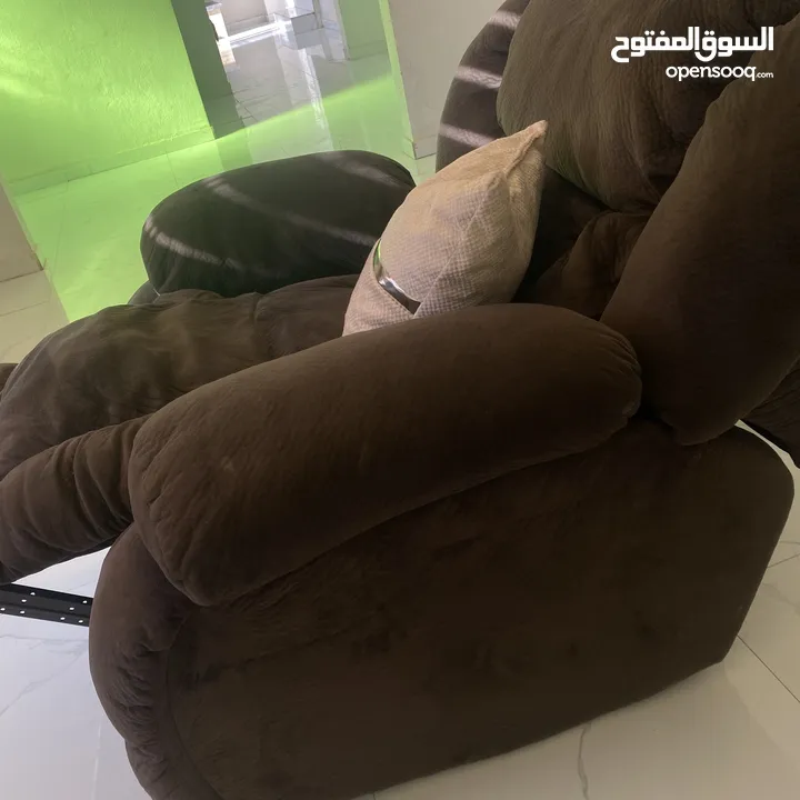 كرسي ريكلاينر عدد 2  مستورد امريكي بحالة الوكاله
