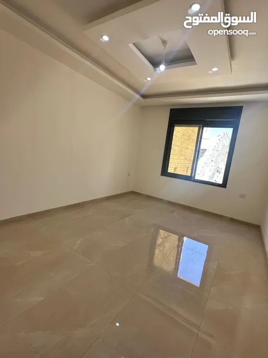 شقة طابق اول 155م على شارعين في ابو علندا اسكان الكهرباء بسعر مميز