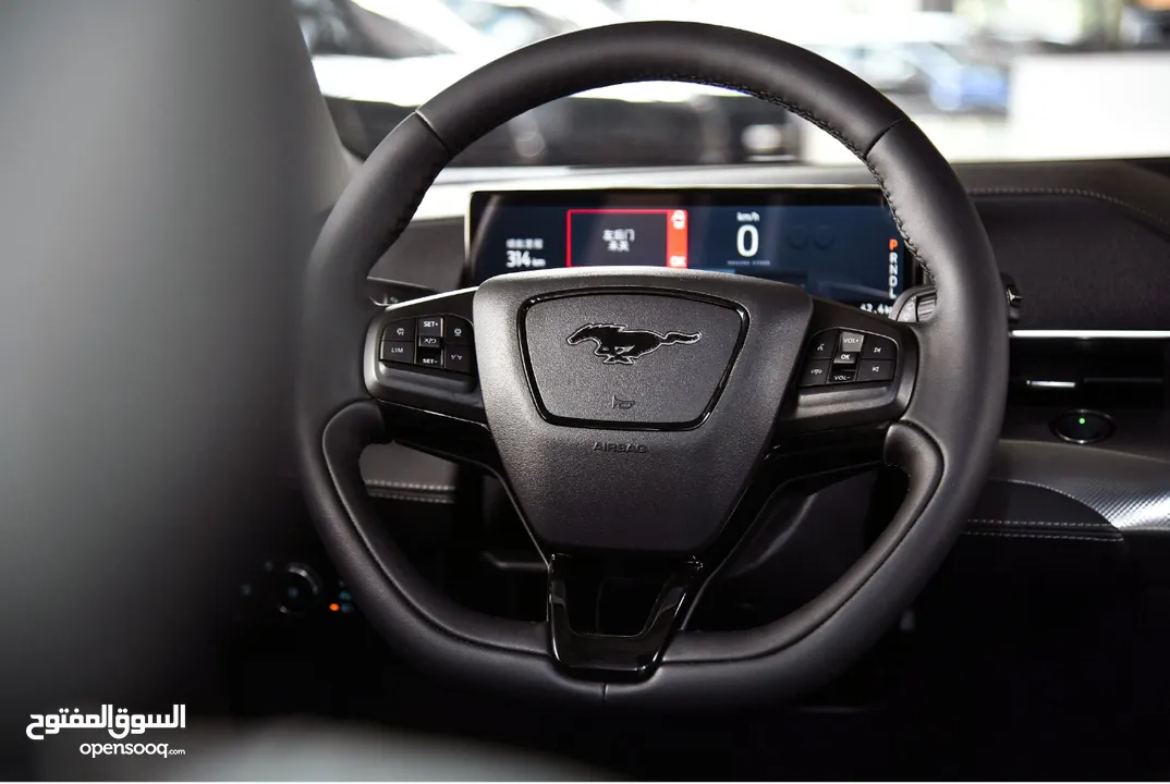 فورد موستنج ماك اي كهربائية بالكامل موديل 2022 Ford Mustang Mach-E / لون اسود