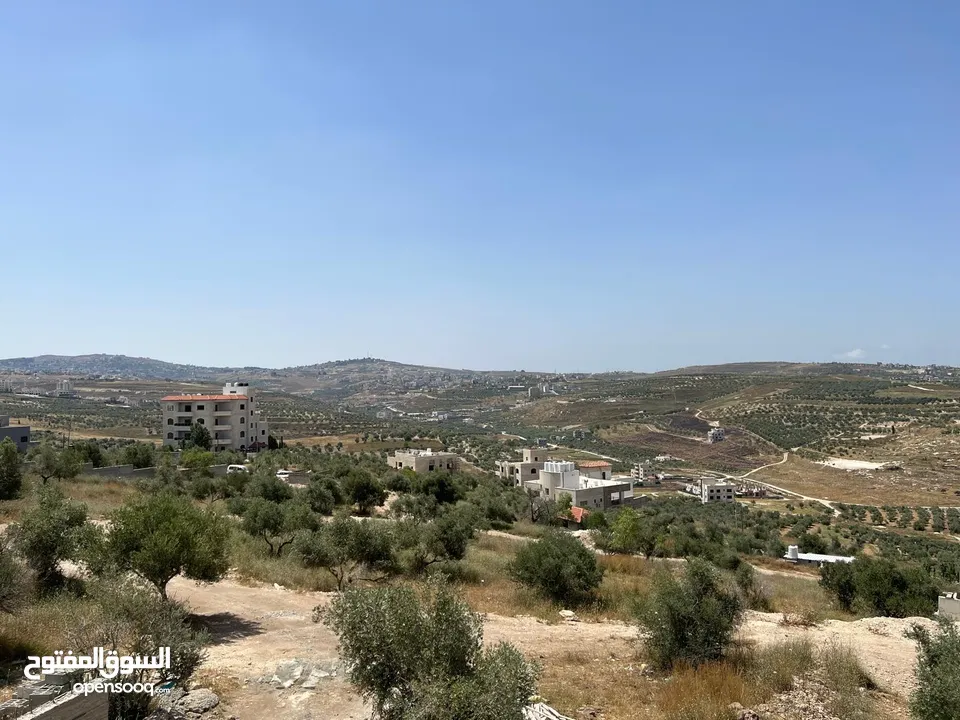 ارض مع طابق تسويه عظم بناء حديث بجانب الجاردنز