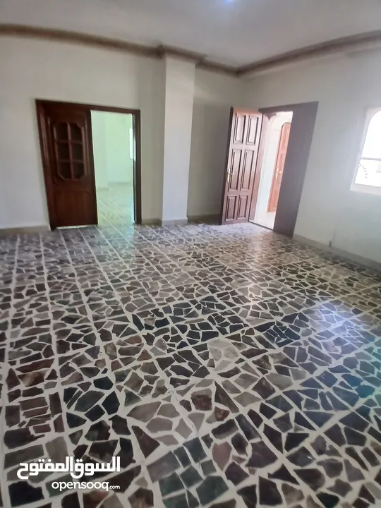 شقه فارغه للإيجار الجبيهه