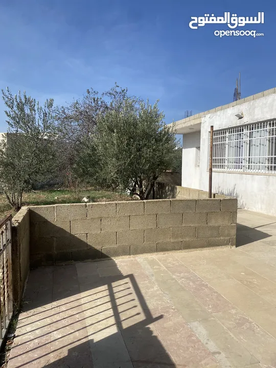 بيت مع الارض جاهز للسكن طابو B سعر مناسب من مالك مباشر  بين أبو نجيم واد  رحال موقع هادي السكن