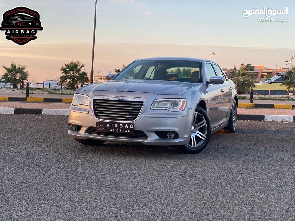 كرايزلر C300 موديل 2013