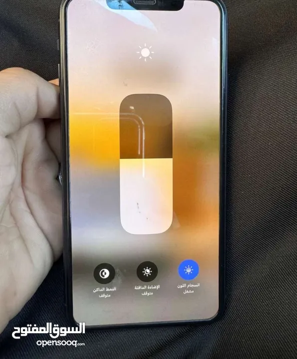 ايفون 11برو ماكس دبل شفره ف لمدخل وليست شريحه اكترونيه