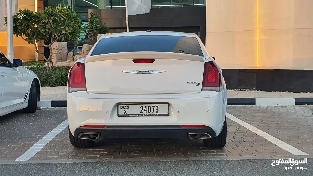 كرايسلر 2020 خليجي V8 5.7 حالة ممتازة Chrysler 300S V8 5.7 HEMI Perfect Condition