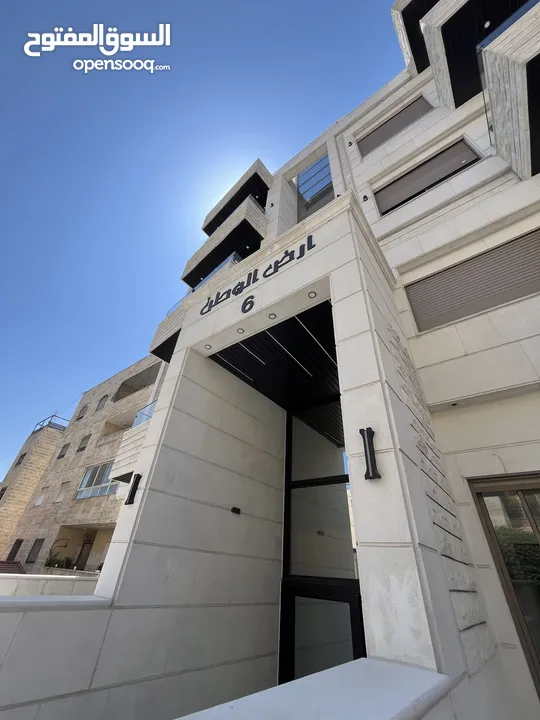 ثالث مع روف في ضاحية الياسمين بتشطيب مميز اطلالة على عميش
