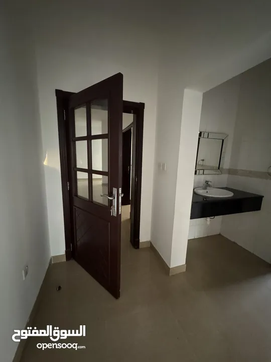 3 Bedroom apartments with big setting room in prime location