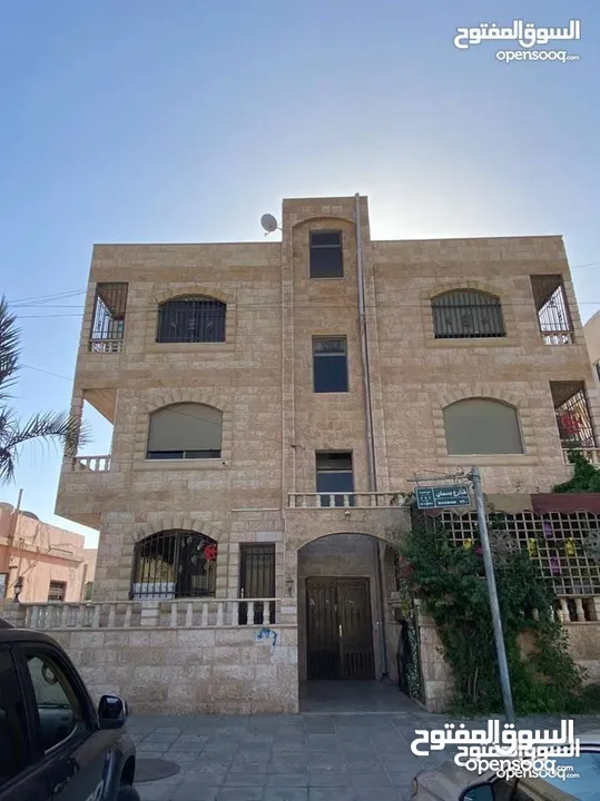 شقه للبيع في الثالثة طابق ارضي معلق شارع ألرئيسي  مقابل السابعه اكمال المنشور في الأسفار