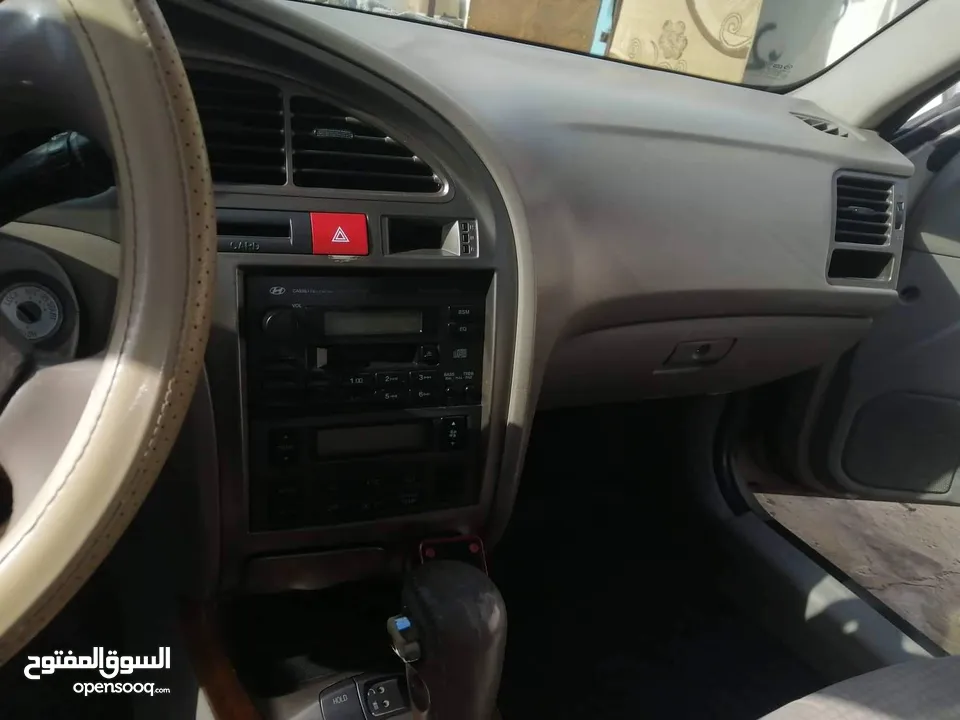 للبيع سيارة هونداي افانتي Xd موديل 2003 ماتور 1500 ترخيص جديد مكيف شغال حامي بارد مري ضب كهرباء