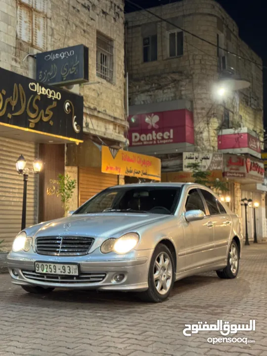 للبيع او البدل مرسيدس c220 اصل عمومي موديل 2006 بحالة ممتازه السعر 30 الف