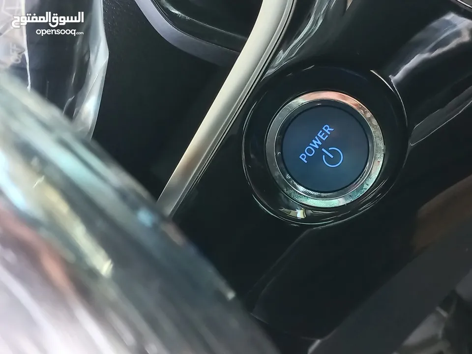 TOYOTA PRIUS HYBRID LIMITED 2022(تويوتا بريوس ليمتيد هايبرد 2022 )