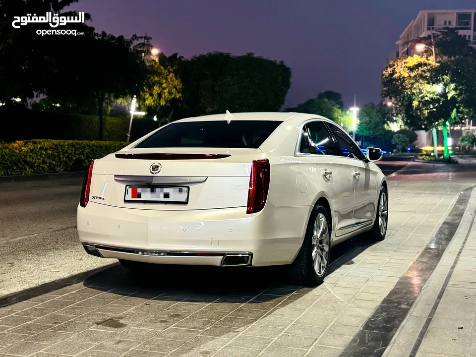 CADILLAC XTS 4 MODEL 2015 FULL OPTION PREMIUM LUXURY CAR URGENTLY FOR SALE