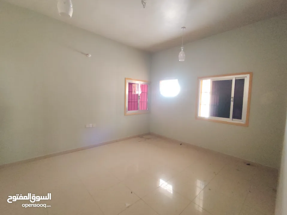 بيت شعبي كبير للإيجار في منطقة العافيه  House for rent in Al Ghafia area