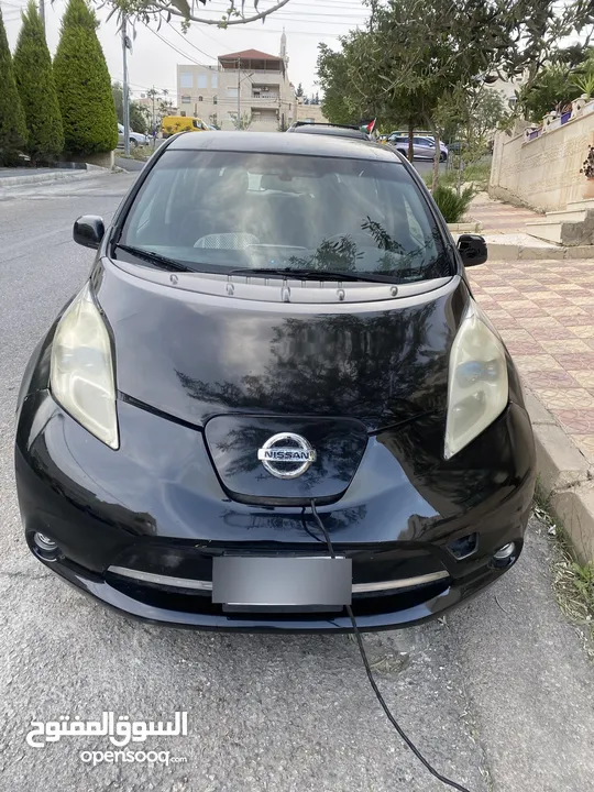 نيسان ليف sv للبيع