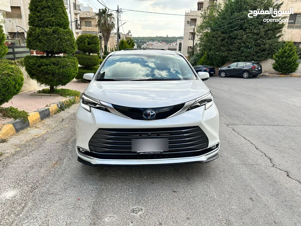2021 Toyota Sienna Platinum Hybrid AWD