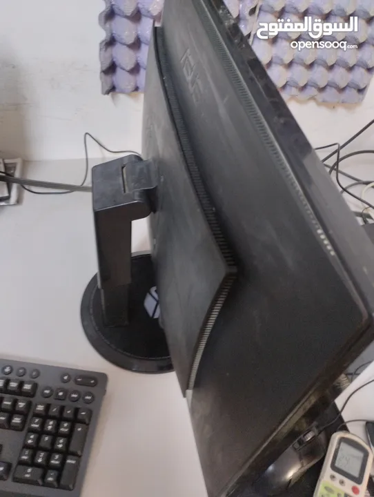 شاشة أسوس HD مع سماعات بسعر حرق وفي أغراض أخرى للبيع