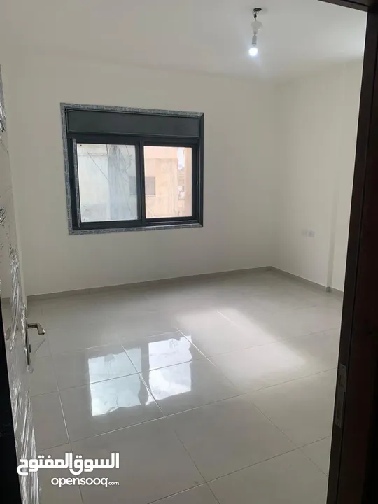 شقة طابو للبيع كاش فقط، نابلس المخفية قرب سوبر ماركت مطاوع عمارة المحسن الطابق الثاني ويوجد مصعد ووا