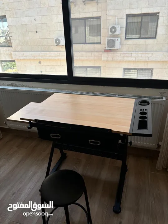Professional Art Desk and Chair for Sale excellent condition for artists. مكتب وكرسي فني