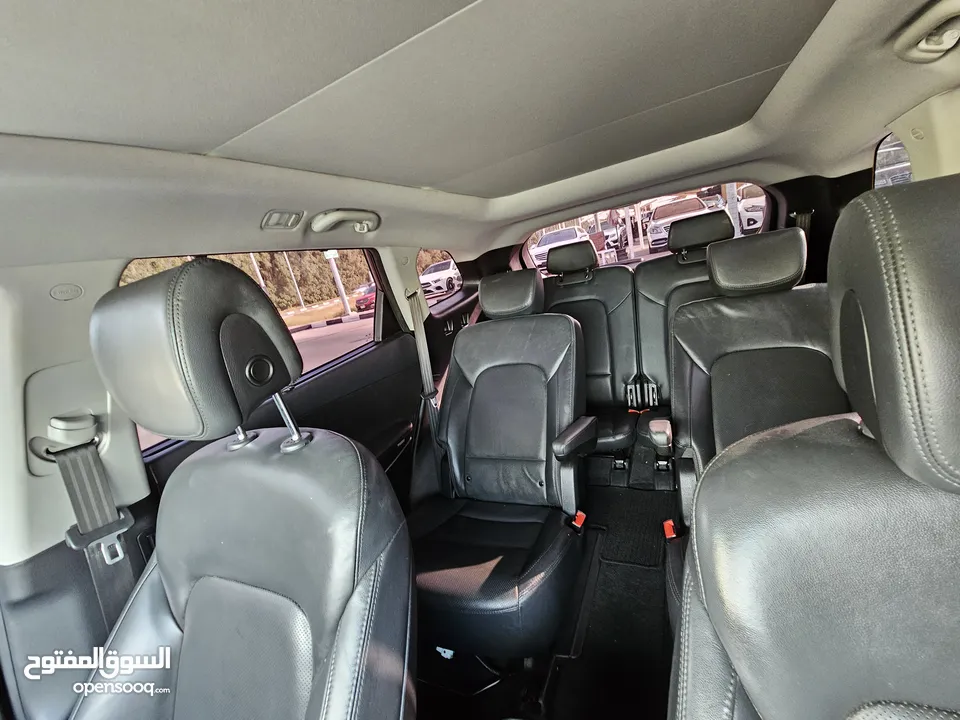 Hyundai santafe  2019 / Panoramic- full option- vip / perfect condition