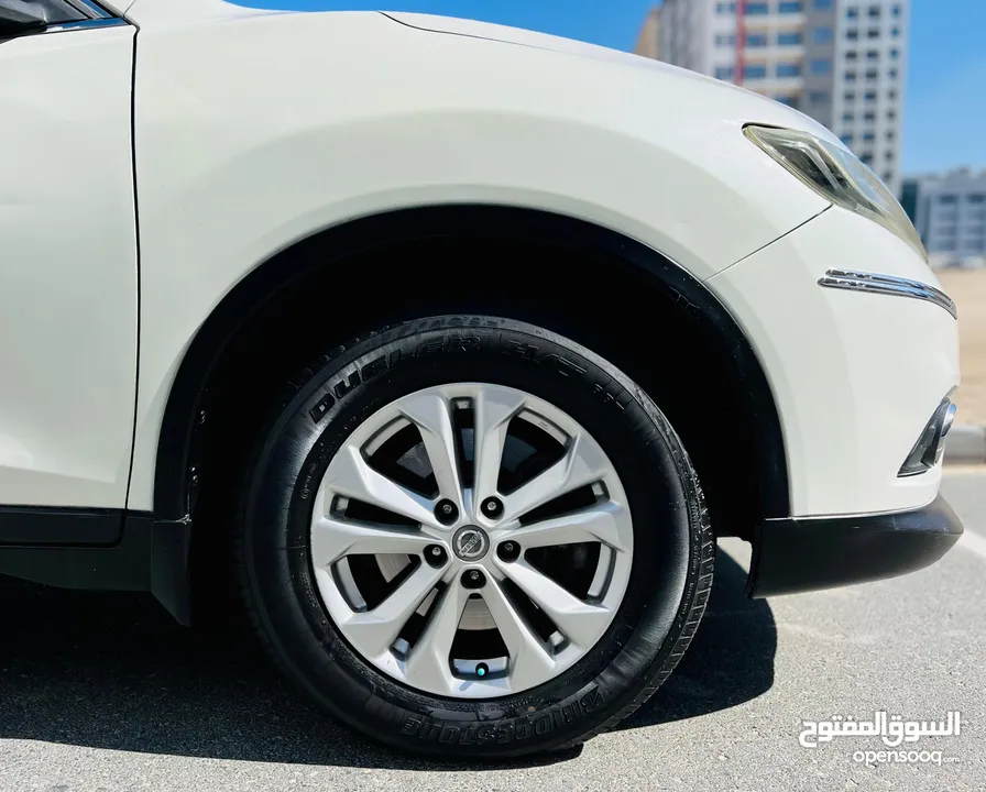 NISSAN XTRAIL 2015 WHITE GCC WITH SUNROOF