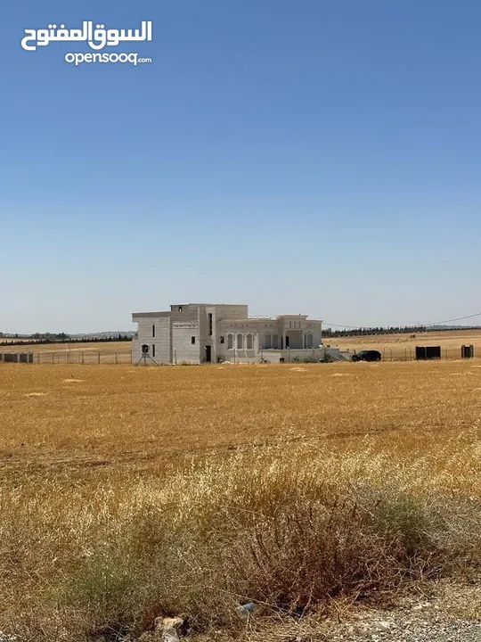 قطعة ارض مميزه في منطقة منجا تلعة النوران اعلى قمة من المالك مباشرة بسعر مغري استثمارية و مميزة