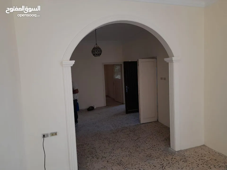 ارضي في شارع الاقصى مع حديقة للبيع