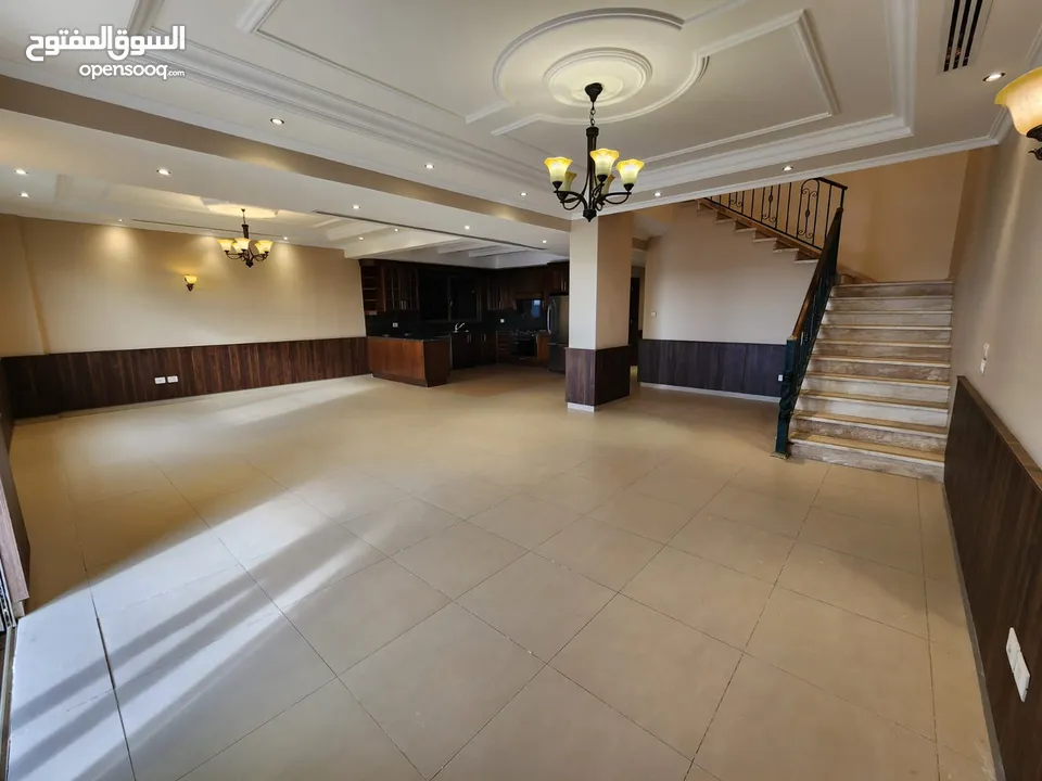 شقة دوبلكس فارغة للإيجار في عبدون - ref : 14462