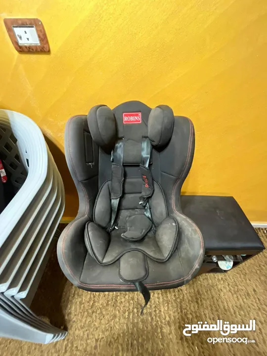 car seats مستعمل  ماركة ROBINS