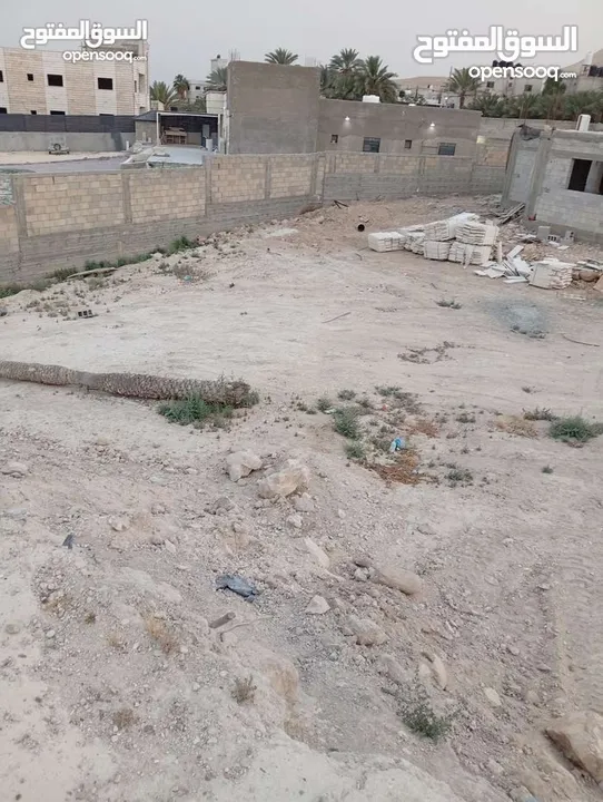 أرض للبيع في عقبة جبر جميع الخدمات متوفرة