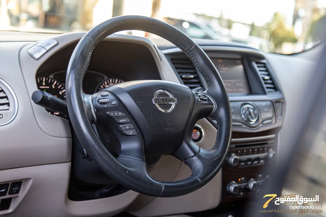 Nissan Pathfinder SV 2018  السيارة وارد الشركة و قطعت مسافة  80,000  كم فقط